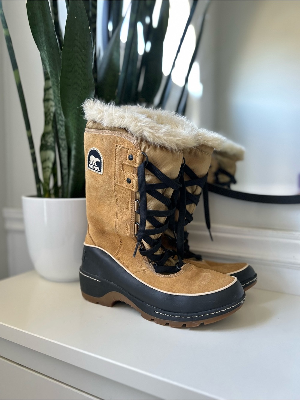 Sorel Women's Tan and Black Lace-Up Faux-Fur Winter Boots